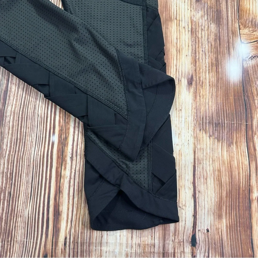 Lululemon Leggings Womens  Cropped Mesh Panel Run Yoga Gym Workout Athletic Sz 4